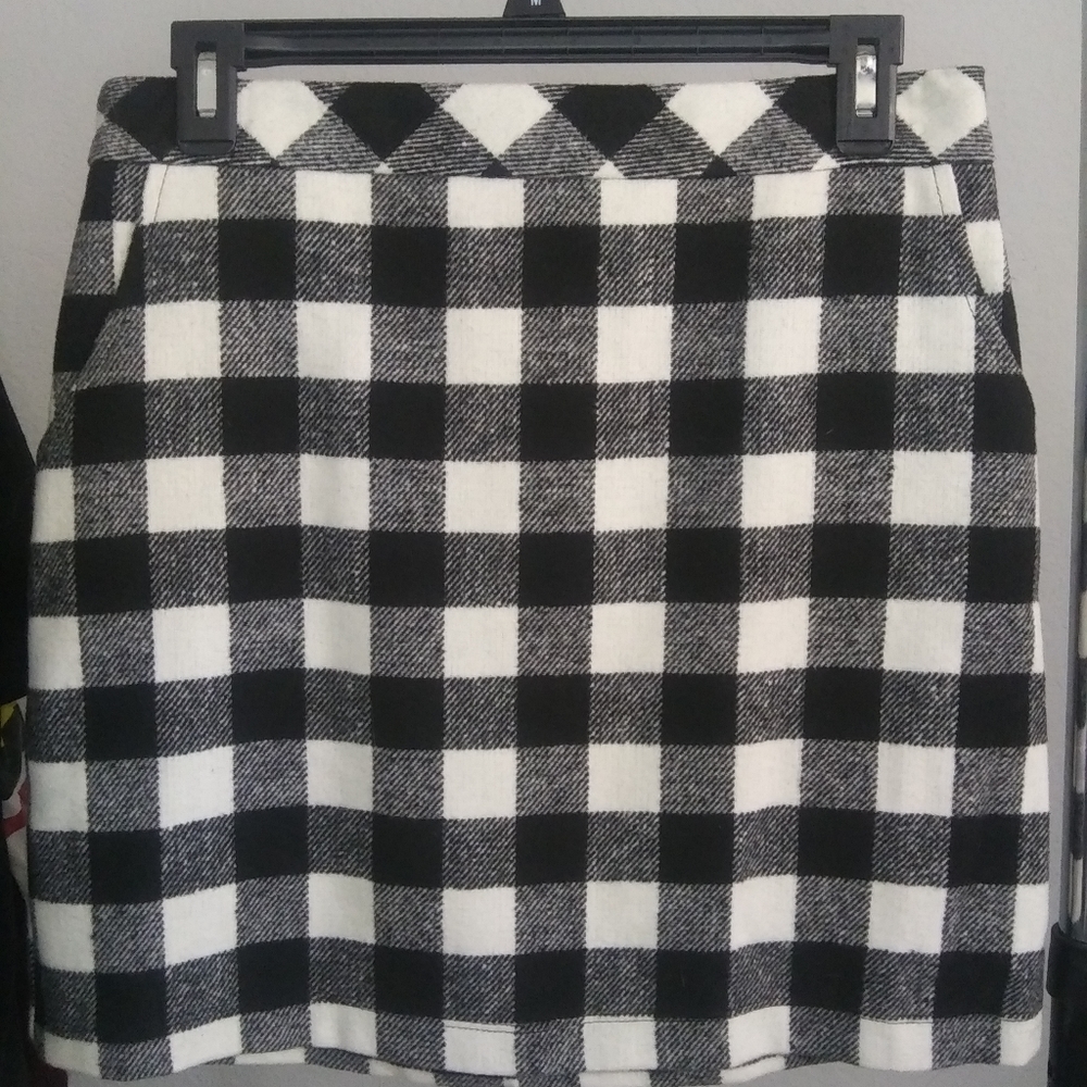 NEW! Plaid skirt
